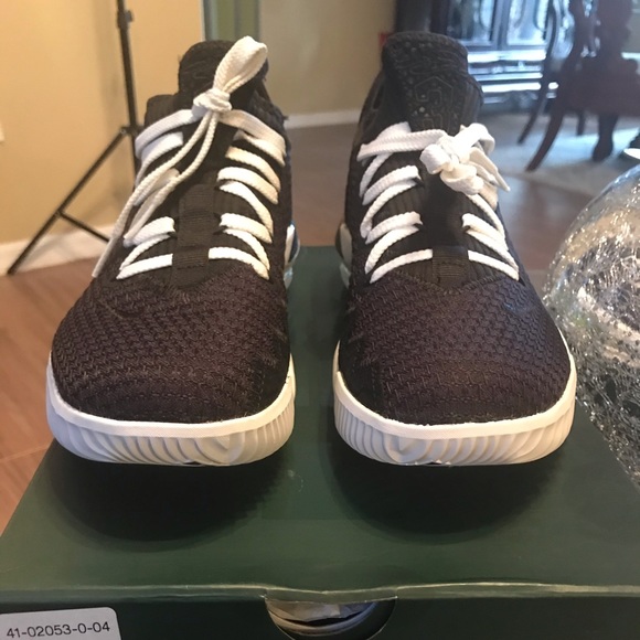 LeBron 16 - Picture 3 of 9